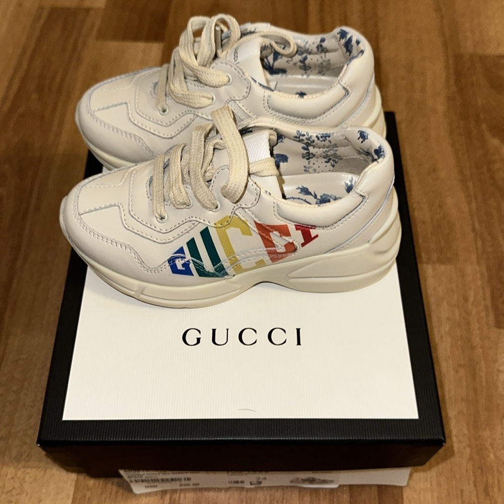 Gucci Kids Sneakers in Cream with Multicolor Logo